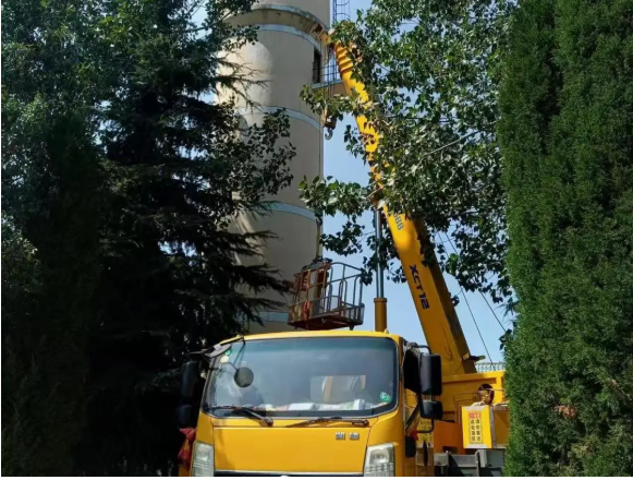 ‌周至县楼观镇小区水塔清洗专项行动 保障居民饮水安全